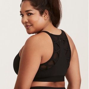 Torrid strappy mesh detail sports bra